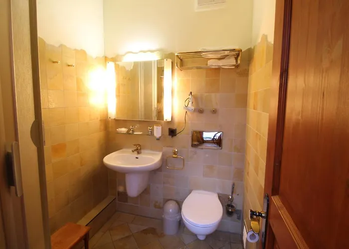 Schloss Gattersburg Отель *