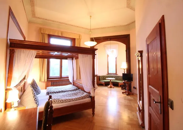 Schloss Gattersburg Отель Гримма